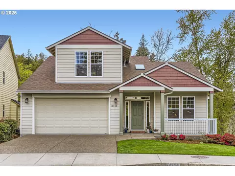 12889 SE Braemark Pl, Clackamas, OR 97015