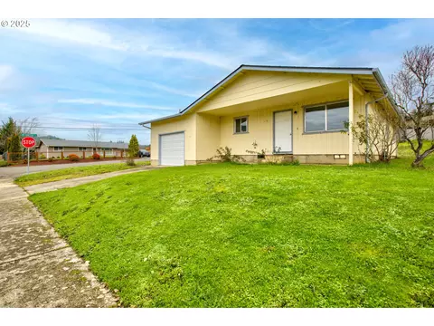 225 NE Darcie Way, Myrtle Creek, OR 97457