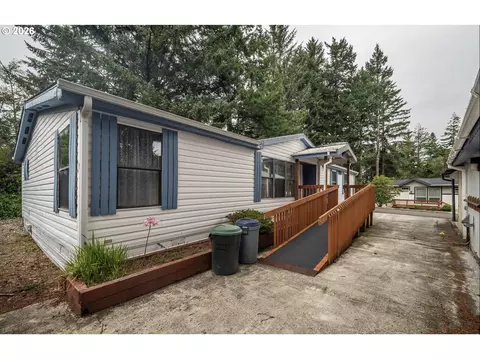 1445 Village Pines Ave, Coos Bay, OR 97420