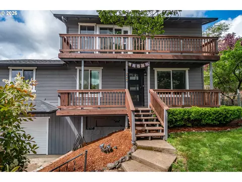 924 NE Central St, Roseburg, OR 97470