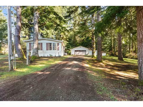 97582 Kadora Ln, North Bend, OR 97459