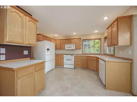 Kitchen - 28323 NE 48th Way, Camas, WA 98607 photo 1 of 5