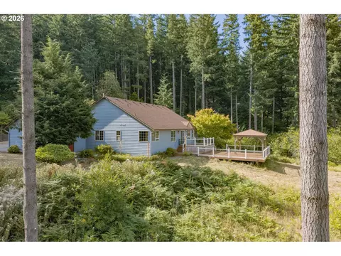 Exterior - 28323 NE 48th Way, Camas, WA 98607 photo 8 of 14