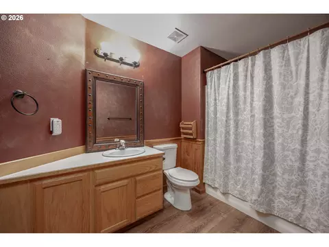 Bath - 28323 NE 48th Way, Camas, WA 98607 photo 5 of 5