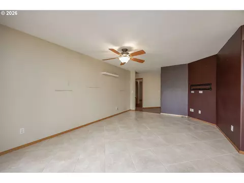 Living - 28323 NE 48th Way, Camas, WA 98607 photo 9 of 11