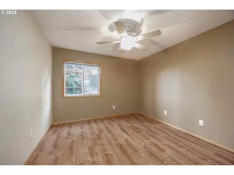 Bedroom - 28323 NE 48th Way, Camas, WA 98607 photo 2 of 2