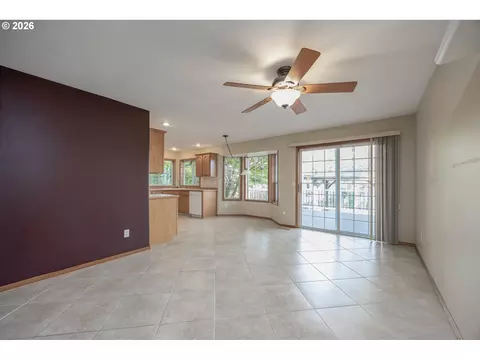 Living - 28323 NE 48th Way, Camas, WA 98607 photo 8 of 11