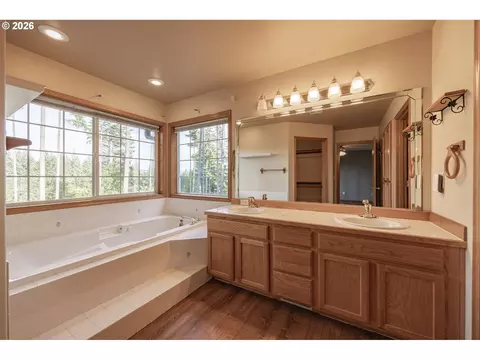 Bath - 28323 NE 48th Way, Camas, WA 98607 photo 1 of 5