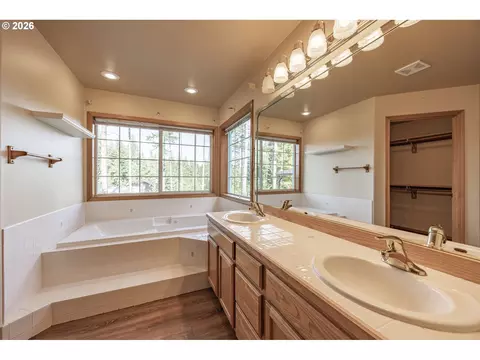 Bath - 28323 NE 48th Way, Camas, WA 98607 photo 3 of 5