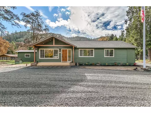 753 Rogue River Hwy, Gold Hill, OR 97525