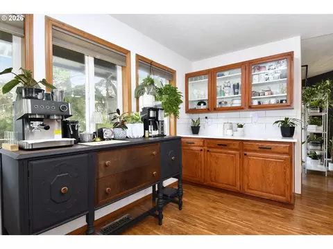 Kitchen - 1067 SE Dogwood Ln, Gresham, OR 97080 photo 1 of 4
