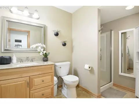Bath - 1067 SE Dogwood Ln, Gresham, OR 97080 photo 1 of 4