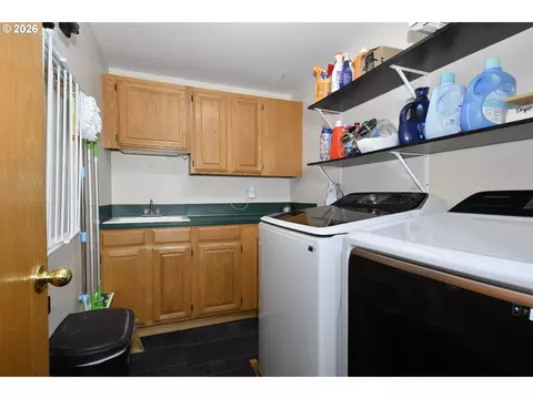 Other - 1067 SE Dogwood Ln, Gresham, OR 97080 photo 6 of 11