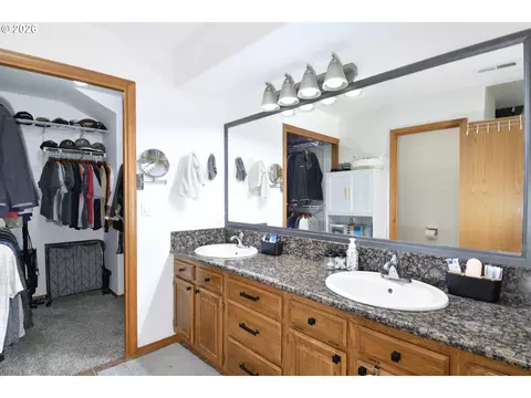 Other - 1067 SE Dogwood Ln, Gresham, OR 97080 photo 8 of 11