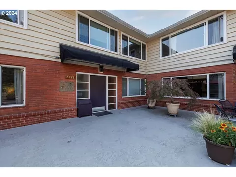 2359 SW Cedar St #12, Portland, OR 97205