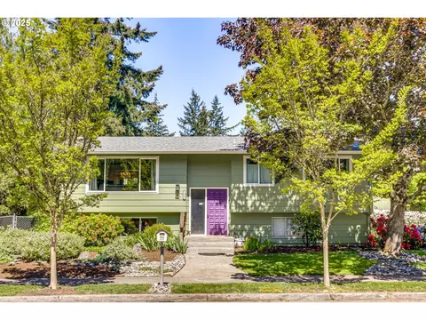 14637 SE Center St, Portland, OR 97236