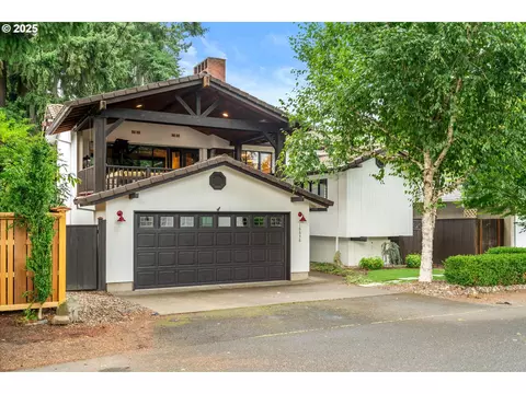 16636 Maple Cir, Lake Oswego, OR 97034