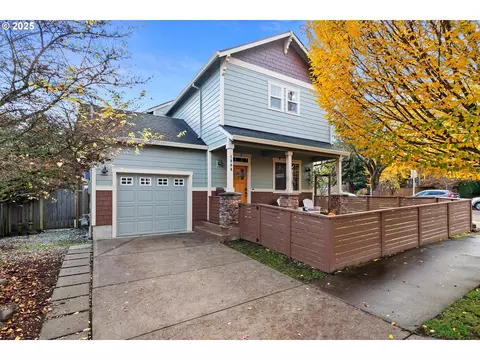 1006 NE Madrona St, Portland, OR 97211