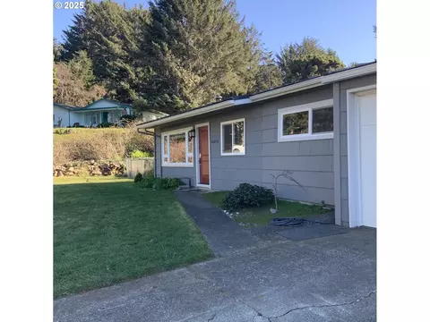 94058 Iris St, Gold Beach, OR 97444