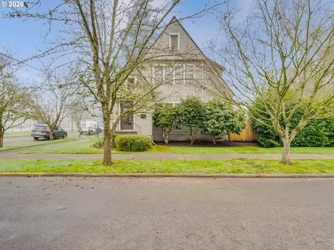 1036 NE Cowls St, Mcminnville, OR 97128