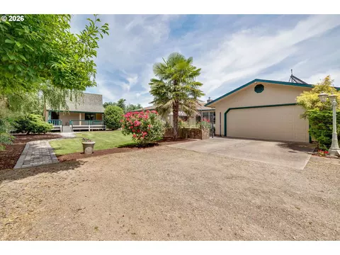 30248 S Barlow Rd, Hubbard, OR 97032