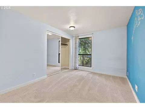 Bedroom - 223 Trailside Loop, Eugene, OR 97405 photo 2 of 4
