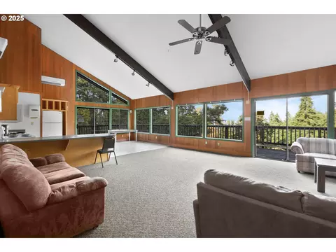 Living - 223 Trailside Loop, Eugene, OR 97405 photo 6 of 7