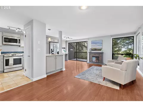 Living - 223 Trailside Loop, Eugene, OR 97405 photo 1 of 7