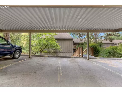 Exterior - 223 Trailside Loop, Eugene, OR 97405 photo 3 of 9
