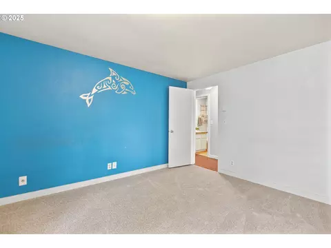 Bedroom - 223 Trailside Loop, Eugene, OR 97405 photo 1 of 4