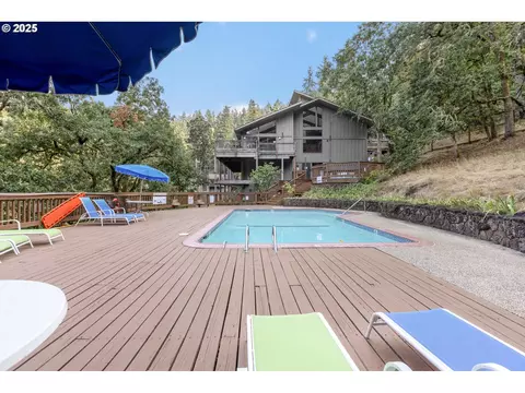 Exterior - 223 Trailside Loop, Eugene, OR 97405 photo 9 of 9