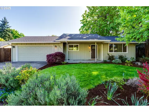 2077 Shiloh St, Eugene, OR 97401