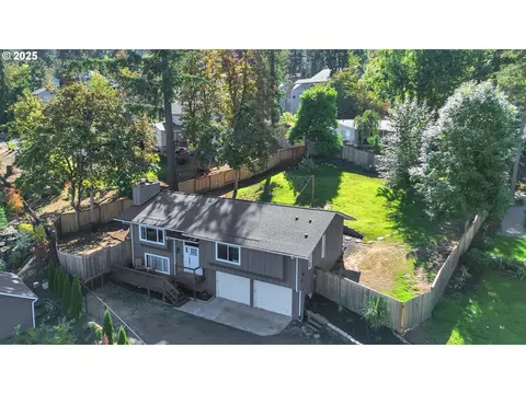 745 S 71st St, Springfield, OR 97478