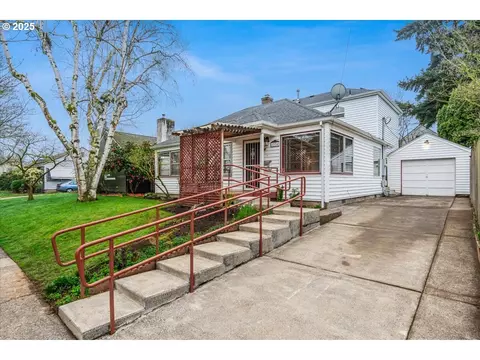 1334 N Terry St, Portland, OR 97217