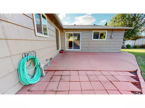 Exterior - 354 V St, Springfield, OR 97477 photo 6 of 6