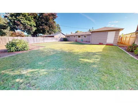 Exterior - 354 V St, Springfield, OR 97477 photo 4 of 6