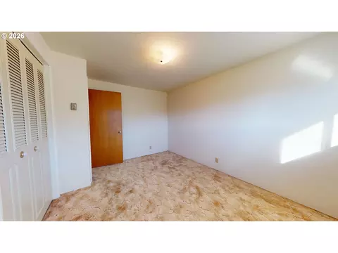 Bedroom - 354 V St, Springfield, OR 97477 photo 4 of 5