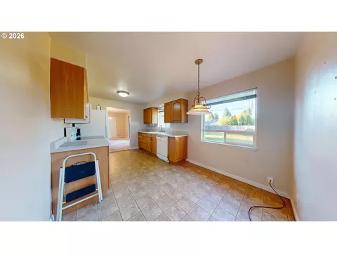 Kitchen - 354 V St, Springfield, OR 97477 photo 6 of 6