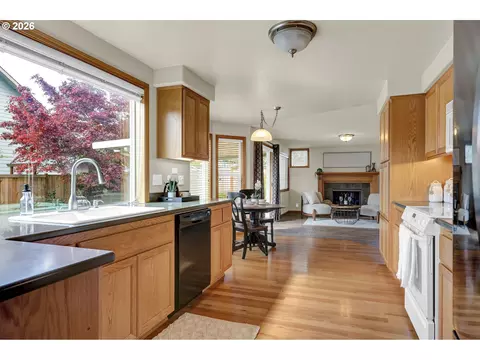 Kitchen - 3240 Cindy St, Eugene, OR 97404 photo 4 of 4