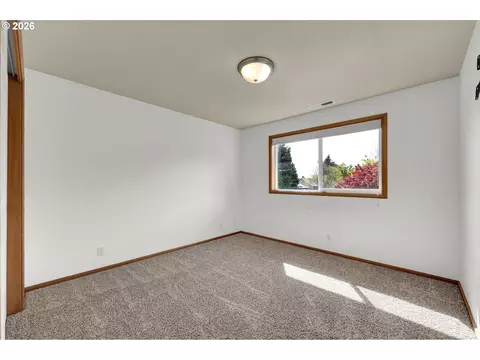 Bedroom - 3240 Cindy St, Eugene, OR 97404 photo 9 of 10