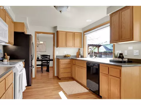 Kitchen - 3240 Cindy St, Eugene, OR 97404 photo 2 of 4