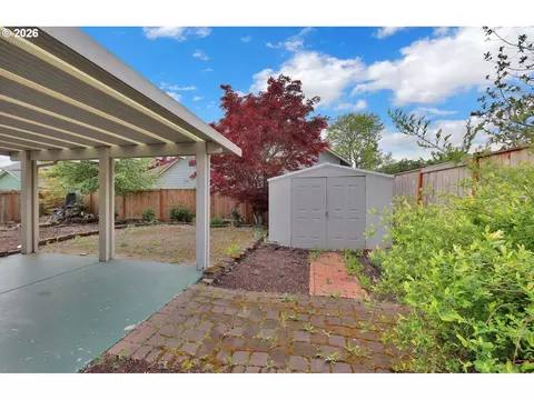 Exterior - 3240 Cindy St, Eugene, OR 97404 photo 6 of 7