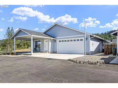 920 Fir Grove Ln, Sutherlin, OR 97479