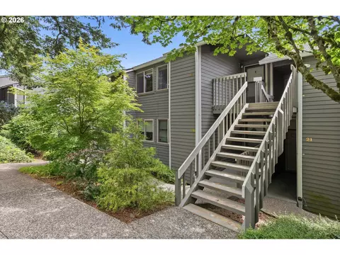 44 Eagle Crest Dr #26, Lake Oswego, OR 97035