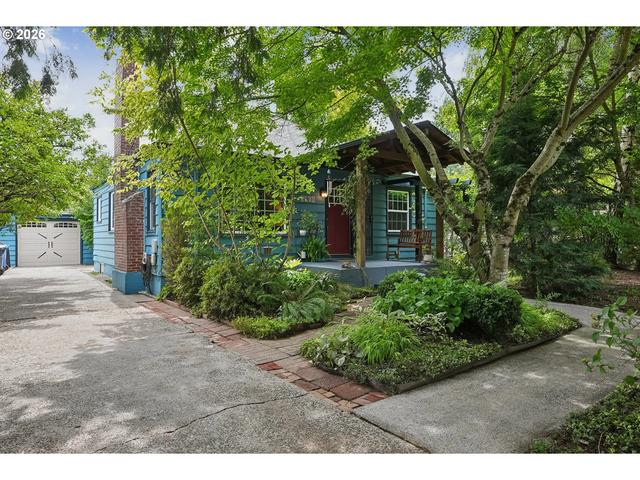 5900 NE Ainsworth St, Portland, OR 97218