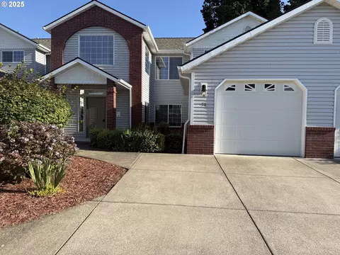 72 Weldwood Dr, Lebanon, OR 97355