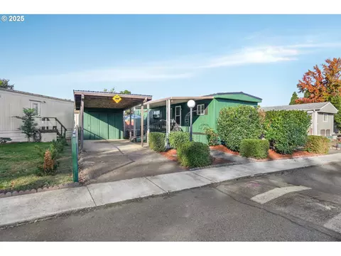 5355 River Rd N #85, Keizer, OR 97303