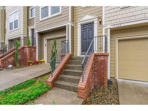 10124 NW Brighton Ln, Portland, OR 97229