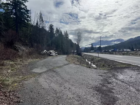 n santiam hwy, Idanha, OR 97350