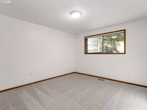 Bedroom - 1230 SE 214th Ave, Gresham, OR 97030 photo 2 of 5